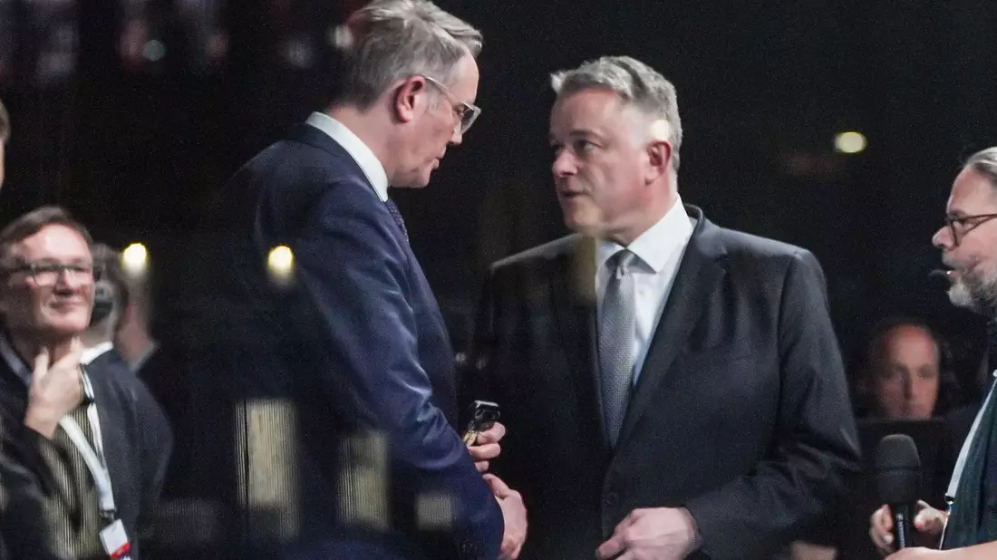 Die Verhandlungsführer Alexander Schweitzer (SPD/links) und Gordon Schnieder (CDU) sind übereingekommen. (Archivbild)  - Bild: Andreas Arnold/dpa