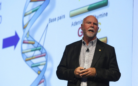 Der US-Wissenschaftler Craig Venter. - Foto: Francisco Guasco/EFE/dpa