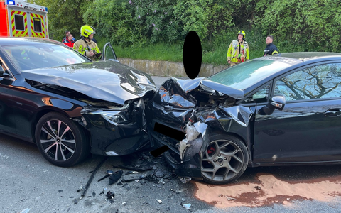 POL-MI: Schwerer Verkehrsunfall bei Überholmanöver - zwei Verletzte - Foto: presseportal.de