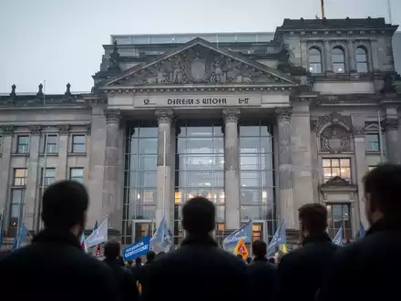 Deutscher Arbeitsmarkt im April 2026: Zwischen Tarifkonflikten und Reformen - Foto: über boerse-global.de