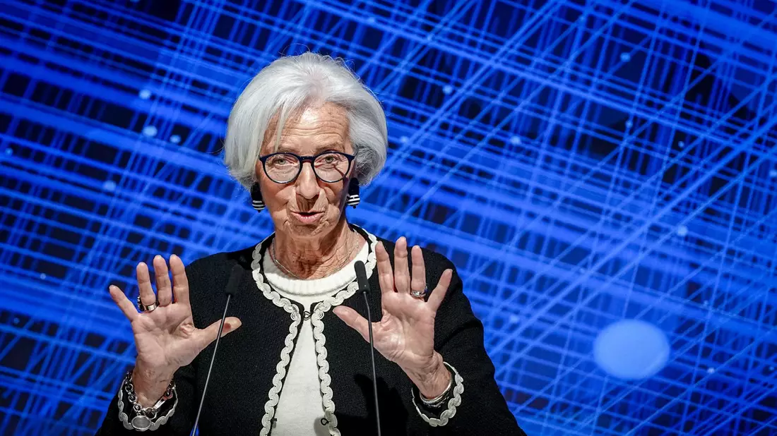 EZB-Präsidentin Lagarde hat zuletzt wiederholt die Handlungsbereitschaft der Notenbank betont. (Archivbild) - Bild: Kay Nietfeld/dpa