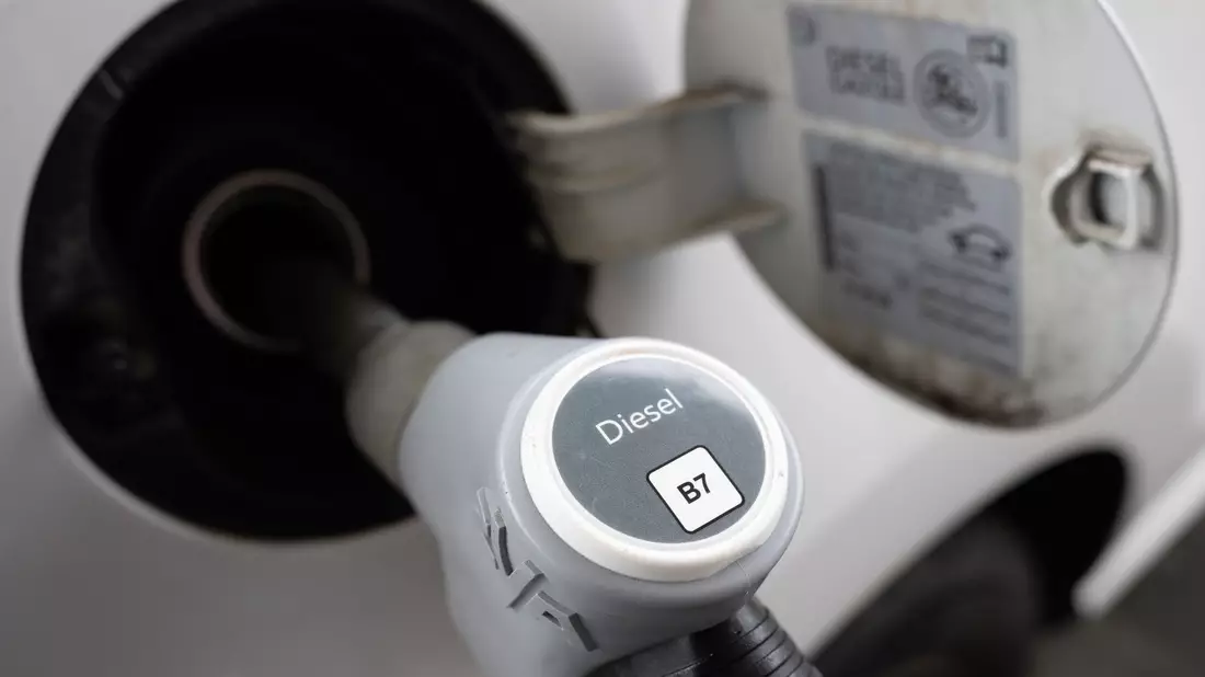 Benzin und Diesel sind deutlich teurer geworden. (Archivbild) - Bild: Sebastian Kahnert/dpa