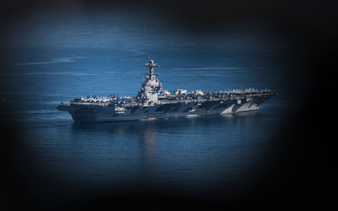 Die USA haben aktuell drei Flugzeugträger in der Region. (Archivbild) - Foto: Giannis Angelakis/AP/dpa