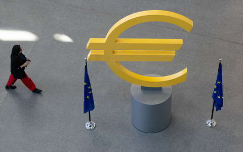 Oberstes Ziel der EZB ist es, für einen stabilen Euro zu sorgen. Hohe Inflationsraten mindern die Kaufkraft von Verbrauchern. - Foto: Florian Wiegand/dpa