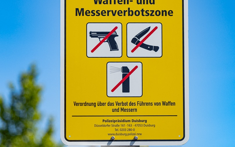 POL-DU: Hamborn: Folgemeldung: Waffen- und Messerverbotszone am Hamborner Altmarkt in Kraft getreten - FAQ - Foto: presseportal.de