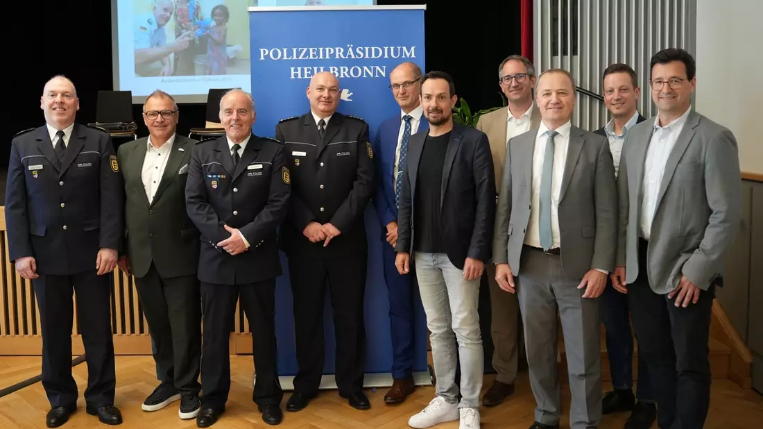 POL-HN: Eppingen: Erster Polizeihauptkommissar Jens Weber folgt als Leiter des Polizeireviers Eppingen auf Erster Polizeihauptkommissar Bernd Walter - Bild: presseportal.de