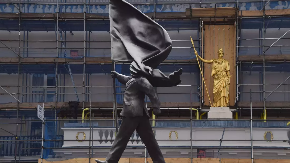 Bisher gibt es keine offizielle Bestätigung dafür, dass der britische Künstler Banksy hinter diesem Kunstwerk steckt. - Bild: Vuk Valcic/ZUMA Press Wire/dpa