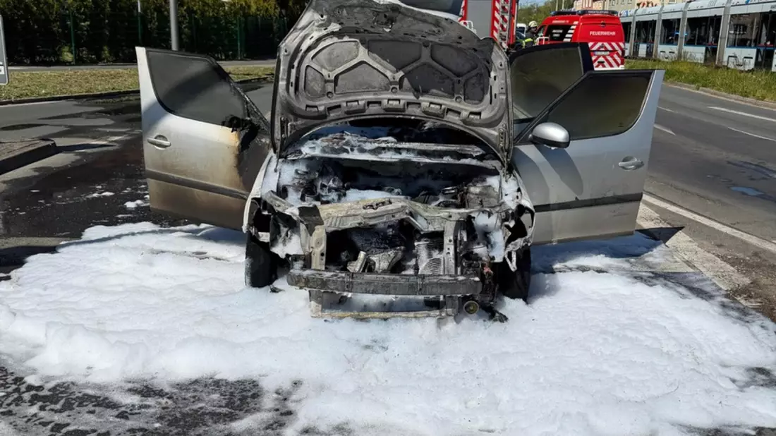 FW-BO: Arbeitsreiche Nachmittagsstunden für die Feuerwehr Bochum: Brandeinsätze und Verkehrsunfall im Nachmittagsverkehr - Bild: presseportal.de