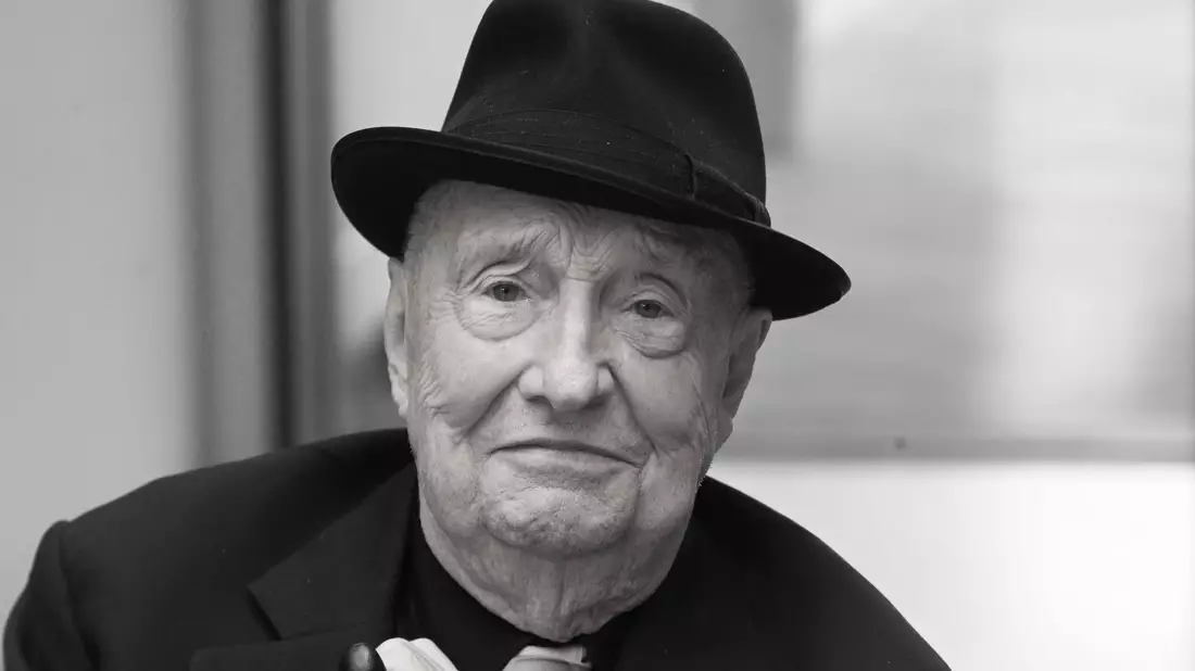 Sein Künstlername war eine Hommage an seinen Geburtsort Deutschbaselitz. - Bild: Felix Hörhager/dpa