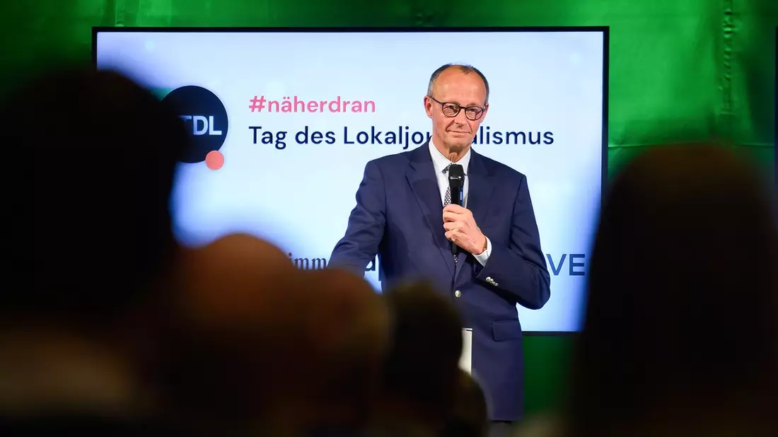 Bundeskanzler Merz bei Townhall in Salzwedel: Lokalzeitungen sind und bleiben wichtig. - Bild: presseportal.de