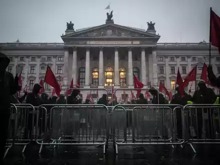 Doppelbudget: SPÖ-Politiker droht mit Marsch auf Wien - Foto: über boerse-global.de