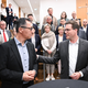 Die Stimmung zwischen Cem Özdemir und Manuel Hagel hat sich seit dem Wahlabend deutlich gebessert. - Foto: Bernd Weißbrod/dpa