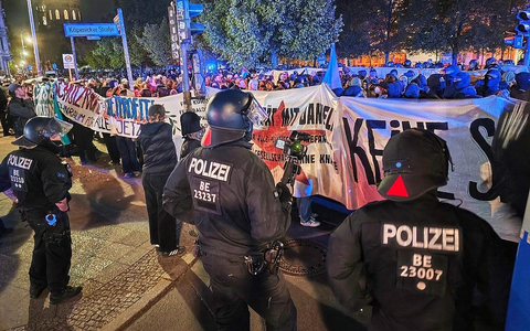 Linke Demo am 30.04.2026 - Foto: via dts Nachrichtenagentur