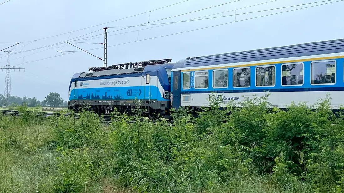 Den Zug für die neue Direktverbindung stellt die Tschechische Bahn ?D. (Archivbild) - Bild: Andreas Richter/dpa