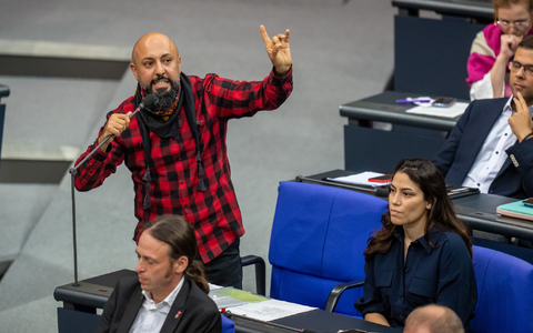 Ferat Kocak ist Sprecher der Linksfraktion für Antifaschismus und Antirassismus. (Archivbild) - Foto: Michael Kappeler/dpa