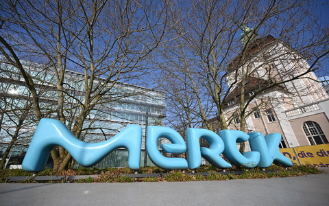 Der Pharma- und Technologiekonzern Merck hat einen neuen Chef. (Archivbild) - Foto: Arne Dedert/dpa