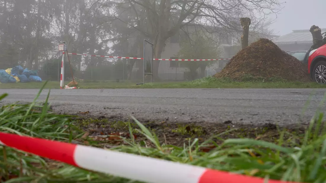 Nach dem tödlichen Unfall in einer Lederfabrik in Runkel laufen Ermittlungen wegen des Vorwurfs der fahrlässigen Tötung gegen Unbekannt. (Archivbild)  - Bild: Sascha Ditscher/dpa
