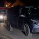 Nach dem tödlichen Arbeitsunfall am 16. April in Runkel sind auch Leichenwagen gekommen. (Archivbild) - Foto: Sascha Ditscher/dpa