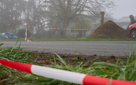 Nach dem tödlichen Unfall in einer Lederfabrik in Runkel laufen Ermittlungen wegen des Vorwurfs der fahrlässigen Tötung gegen Unbekannt. (Archivbild)  - Foto: Sascha Ditscher/dpa