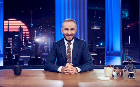 ZDF Magazin Royale: Exklusive Recherche zu Verbindungen von Bundesbehörden mit Taliban-Vertreter - Foto: presseportal.de