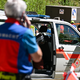 Der Mann war mit seiner Gruppe bereits rund 1.300 Meter tief in die Höhle im Kreis Reutlingen geklettert, als es passierte.  - Foto: Marius Bulling/dpa