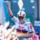 Georg Zimmermann bejubelte einen überraschenden Sieg beim Klassiker Eschborn-Frankfurt. - Foto: Uwe Anspach/dpa