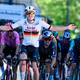 Georg Zimmermann feiert im deutschen Meistertrikot einen überraschenden Coup beim Klassiker Eschborn-Frankfurt. - Foto: Uwe Anspach/dpa