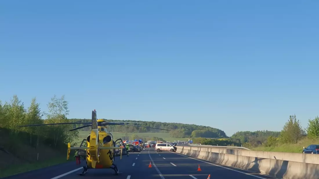POL-HI: Verkehrsunfälle durch Reiseverkehr im Zuge des 1. Mai-Feiertages - Bild: presseportal.de