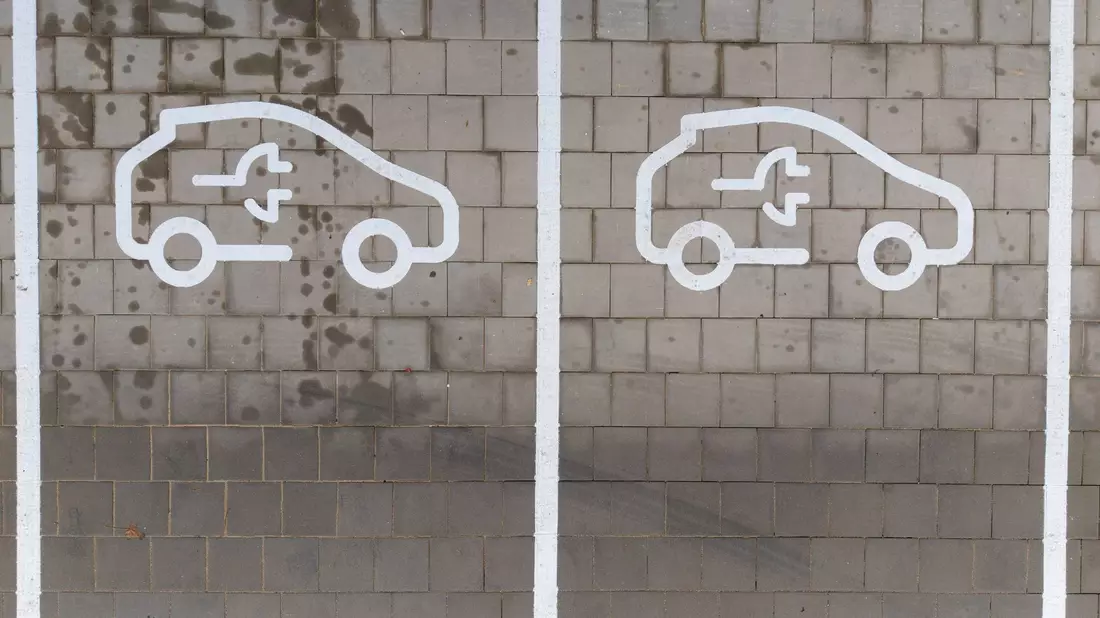 Weil es in China und den USA schlecht lief, sind die weltweiten Elektroautoneuzulassungen im ersten Quartal gesunken. (Symbolbild) - Bild: Sebastian Kahnert/dpa