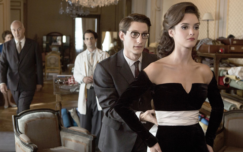 In «Yves Saint Laurent» widmet sich Regisseur Jalil Lespert der frühen Karriere des berühmten Modeschöpfers und seiner engen Beziehung zu Pierre Bergé. (Archivbild) - Foto: picture alliance / dpa