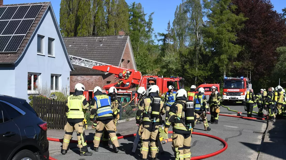 FW-PI: Barmstedt: Anbau in Vollbrand - Feuerwehr rettet Einfamilienhaus - Bild: presseportal.de
