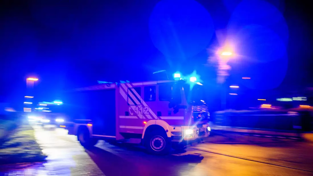 Trotz raschem Einsatz der Feuerwehrkräfte kam für sechs Personen jede Hilfe zu spät. (Symbolfoto) - Bild: Klaus-Dietmar Gabbert/dpa
