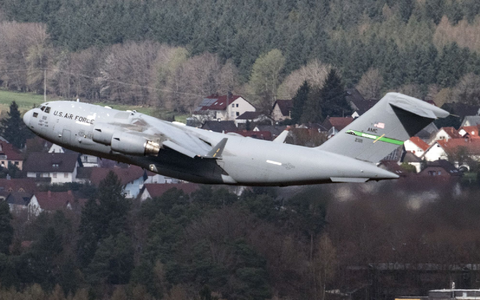 Ramstein ist wichtiger Stützpunkt fürs US-Militär. (Archivbild) - Foto: Boris Roessler/dpa