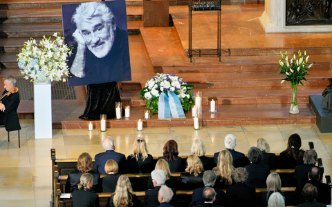 Die Trauerfeier fand in der Kirche St. Michael statt. - Foto: Uwe Lein/dpa