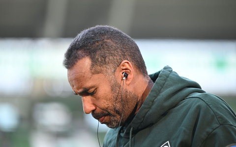 Muss wohl bis zum Saisonende mit Werder bangen: Trainer Daniel Thioune. - Foto: Carmen Jaspersen/dpa