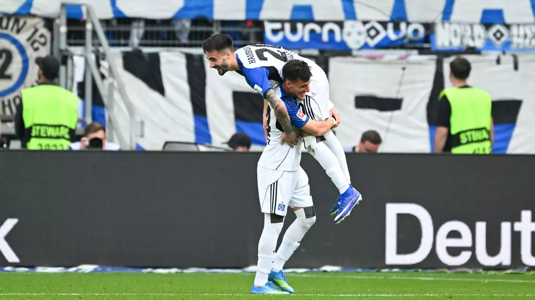 Der Hamburger SV machte in Frankfurt einen großen Schritt Richtung Klassenerhalt. - Bild: Florian Wiegand/dpa