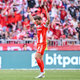Leon Goretzka in Jubelpose nach seinem wunderbaren Freistoßtreffer. - Foto: Harry Langer/dpa