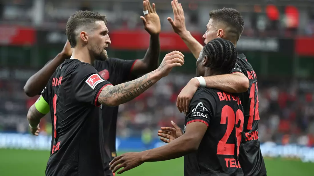 Bayer Leverkusen bejubelte gegen RB Leipzig einen wichtigen Sieg im Kampf um die Champions-League-Teilnahme.  - Bild: Fabian Strauch/dpa