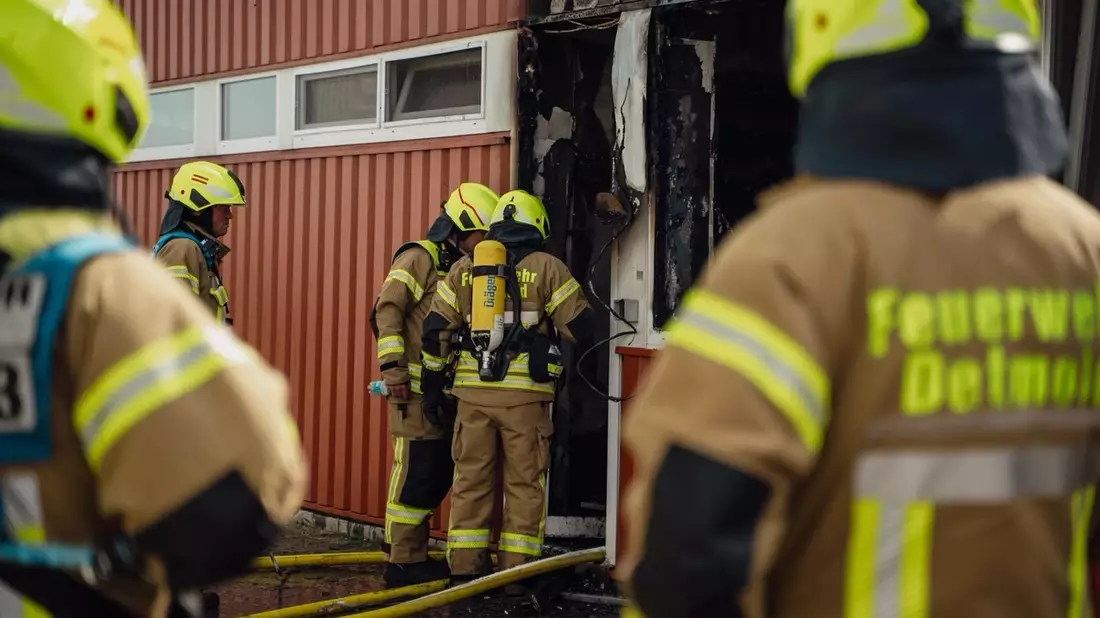 FW-DT: Brand in einem Gewerbebetrieb in Detmold Loßbruch - Bild: presseportal.de