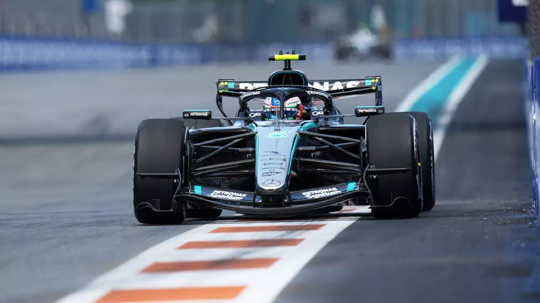 Kimi Antonelli geht von der Pole Position ins Miami-Rennen. - Bild: Rebecca Blackwell/AP/dpa