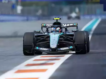 Kimi Antonelli geht von der Pole Position ins Miami-Rennen. - Foto: Rebecca Blackwell/AP/dpa
