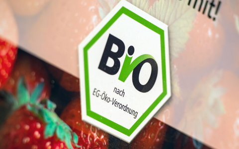 Bio-Produkte legen in der Verbrauchergunst weiter zu. - Foto: Monika Skolimowska/dpa