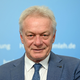 Agrarminister Rainer sieht Chancen für Bauern bei steigender Bio-Nachfrage. (Archivbild) - Foto: Elisa Schu/dpa