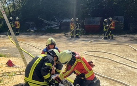 FW Stockach: 21 Feuerwehrangehörige bestehen Truppmannausbildung in Stockach - Foto: presseportal.de