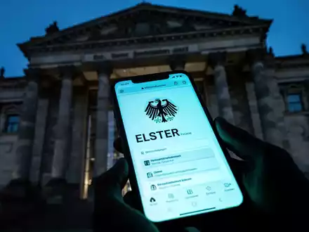 Steuer-Phishing-Welle: Kriminelle nutzen KI für perfekte Betrugsmails - Foto: über boerse-global.de