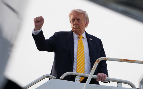 Trump kündigt eine neue Initiative in der Straße von Hormus an - lässt aber viele Details offen.  - Foto: Matt Rourke/AP/dpa