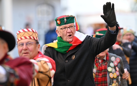 Kretschmann ist auch leidenschaftlicher Fasnetsanhänger - und isst einmal im Jahr Rinderinnereien mit seiner Zunft.  - Foto: Felix Kästle/dpa