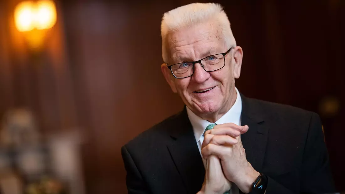 15 Jahre lang prägte Kretschmann die Politik in Baden-Württemberg - nun freut er sich, dass es vorbei ist. - Bild: Christoph Schmidt/dpa
