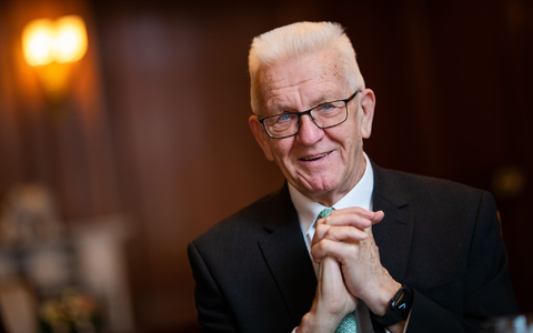 15 Jahre lang prägte Kretschmann die Politik in Baden-Württemberg - nun freut er sich, dass es vorbei ist. - Foto: Christoph Schmidt/dpa