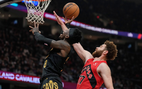 Dennis Schröder traf im entscheidenden siebten Spiel nur einen seiner sieben Würfe. - Foto: Sue Ogrocki/AP/dpa